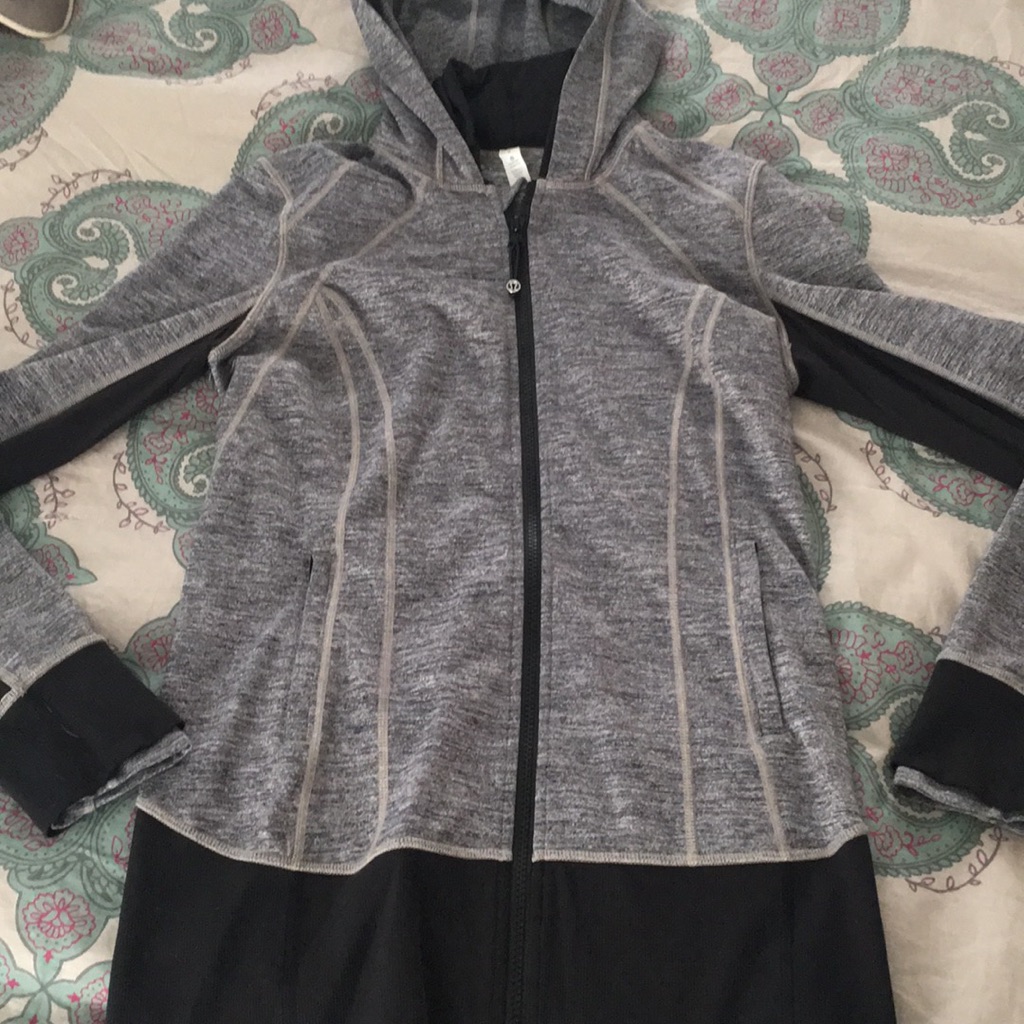 Like New! Lululemon Yoga Practice Jacket. Size 8
